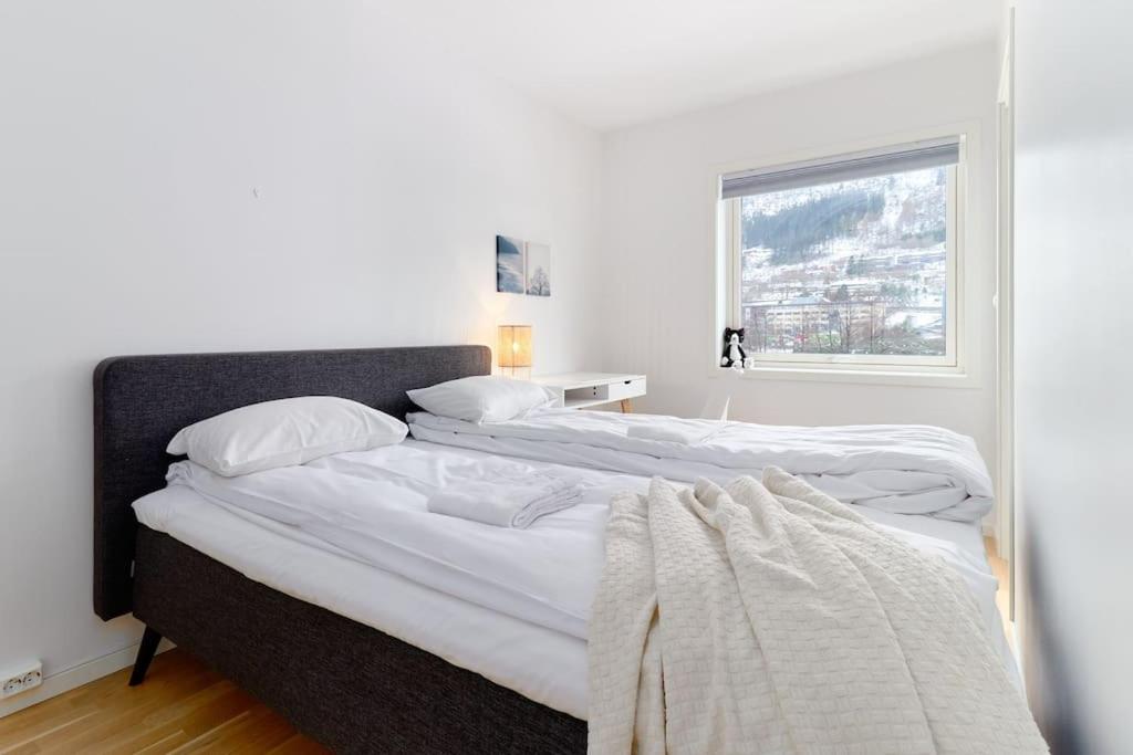 Bergen'S Finest: Sleek Oasis With Two Bedroom 外观 照片